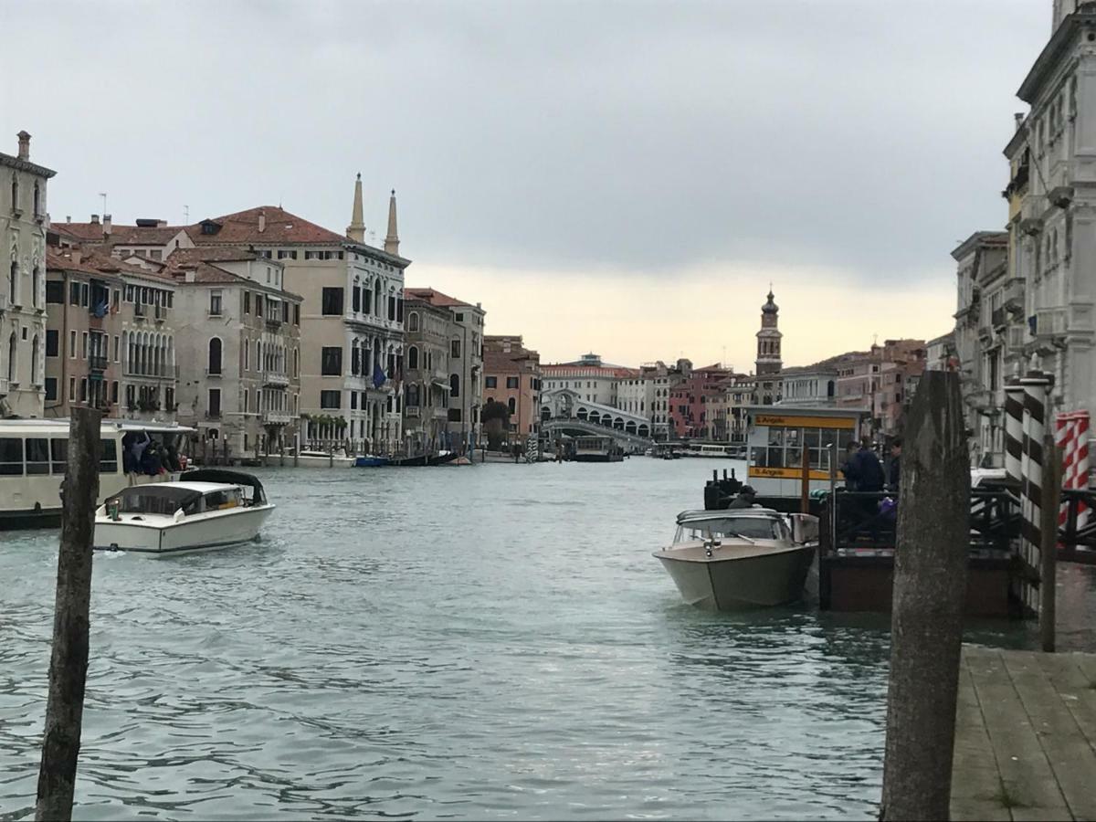 Palazzo Grassi And Accademia Bridge Superb House Apartment เวนิส ภายนอก รูปภาพ