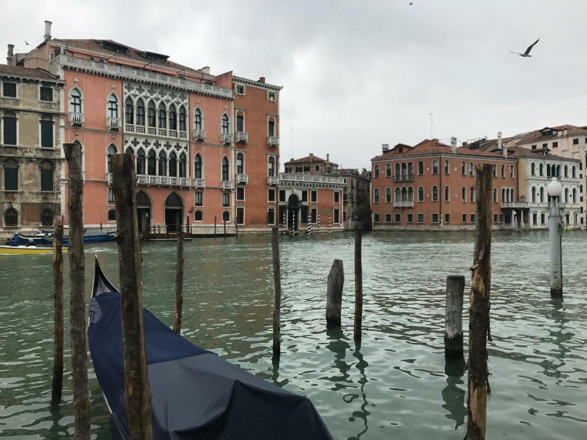 Palazzo Grassi And Accademia Bridge Superb House Apartment เวนิส ภายนอก รูปภาพ